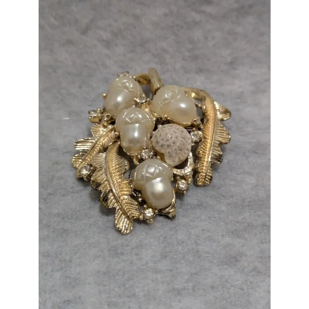 Vintage Brooch Pin Lot of 4 Victorian Tassle Maple Leaf Bear‎ Gold Silver Tone